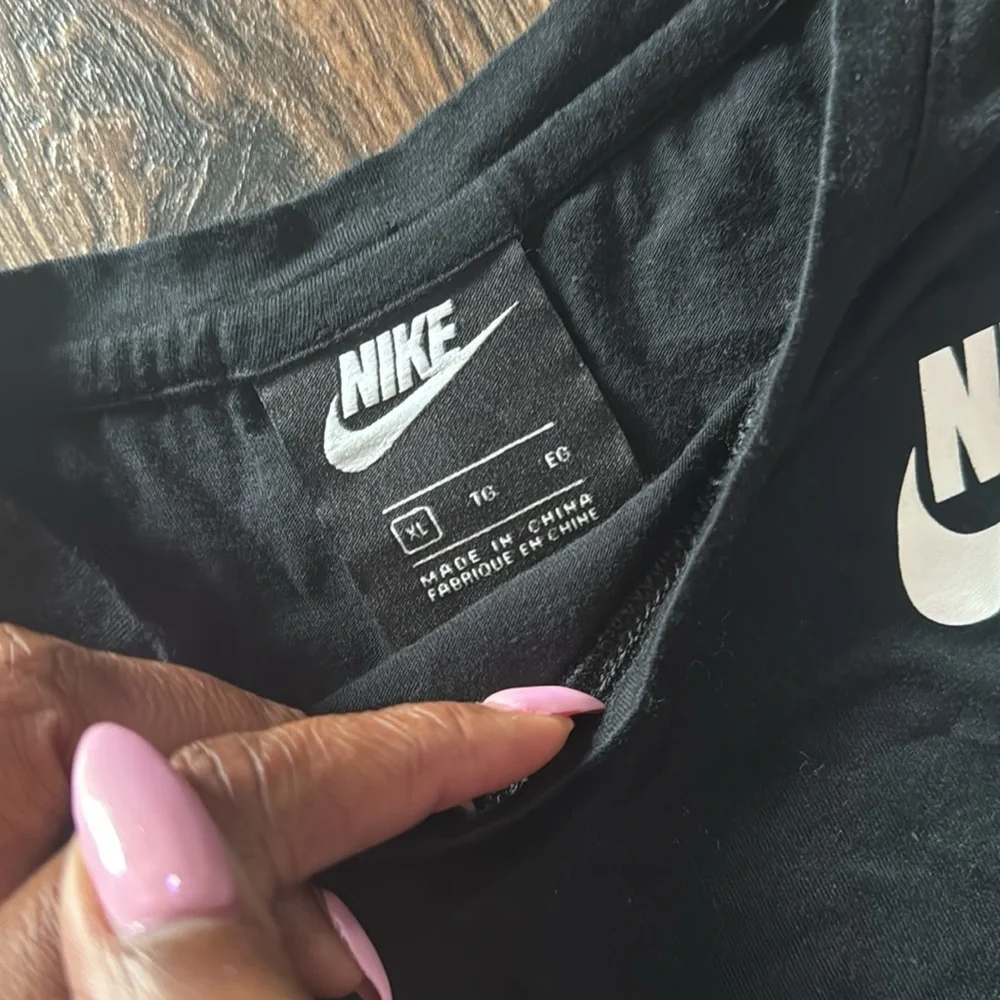 NIKE Shirt